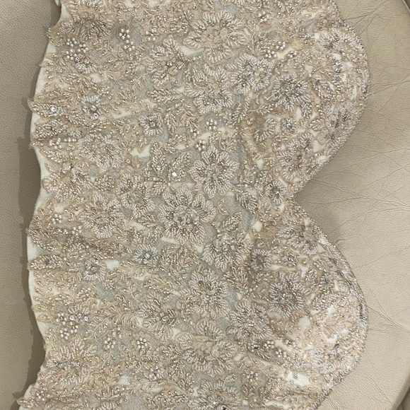 Bridal top - hand sewed - amazing details- size 8 bridal - Picture 2 of 2